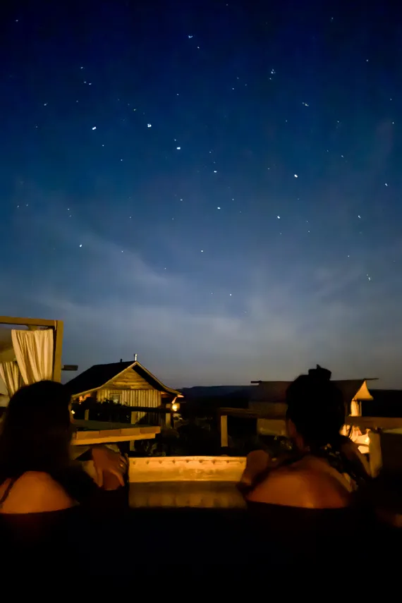 Star gazing from the hot tub at Siwash Lake's Star Camp